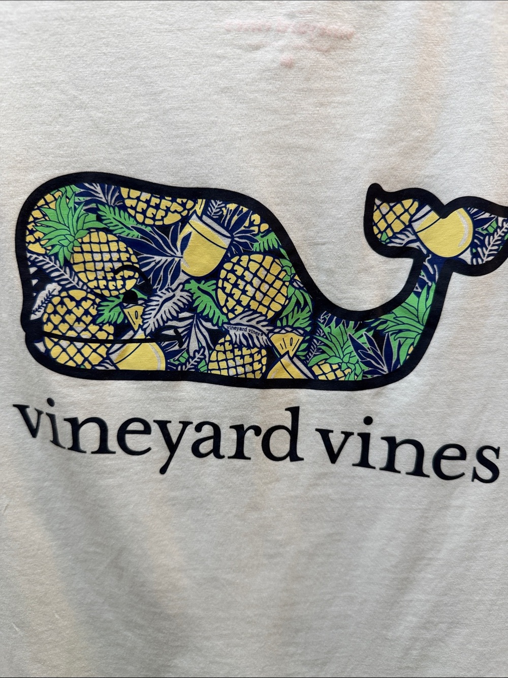 Vineyard Vines Women’s White Short-Sleeve Pocket Tee with Tropical Whale